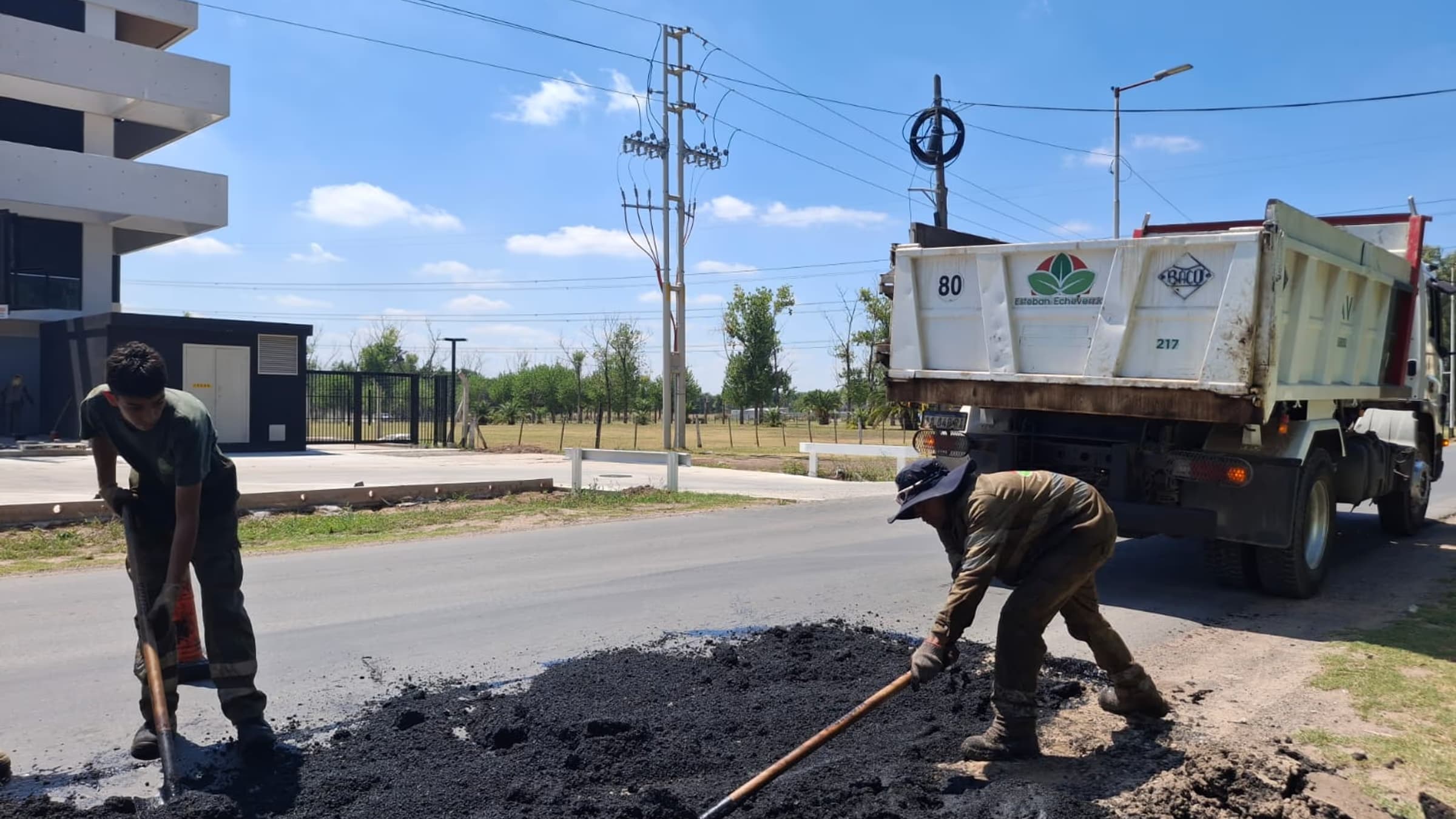 Canning: realizan obras de bacheo en Sargento Cabral