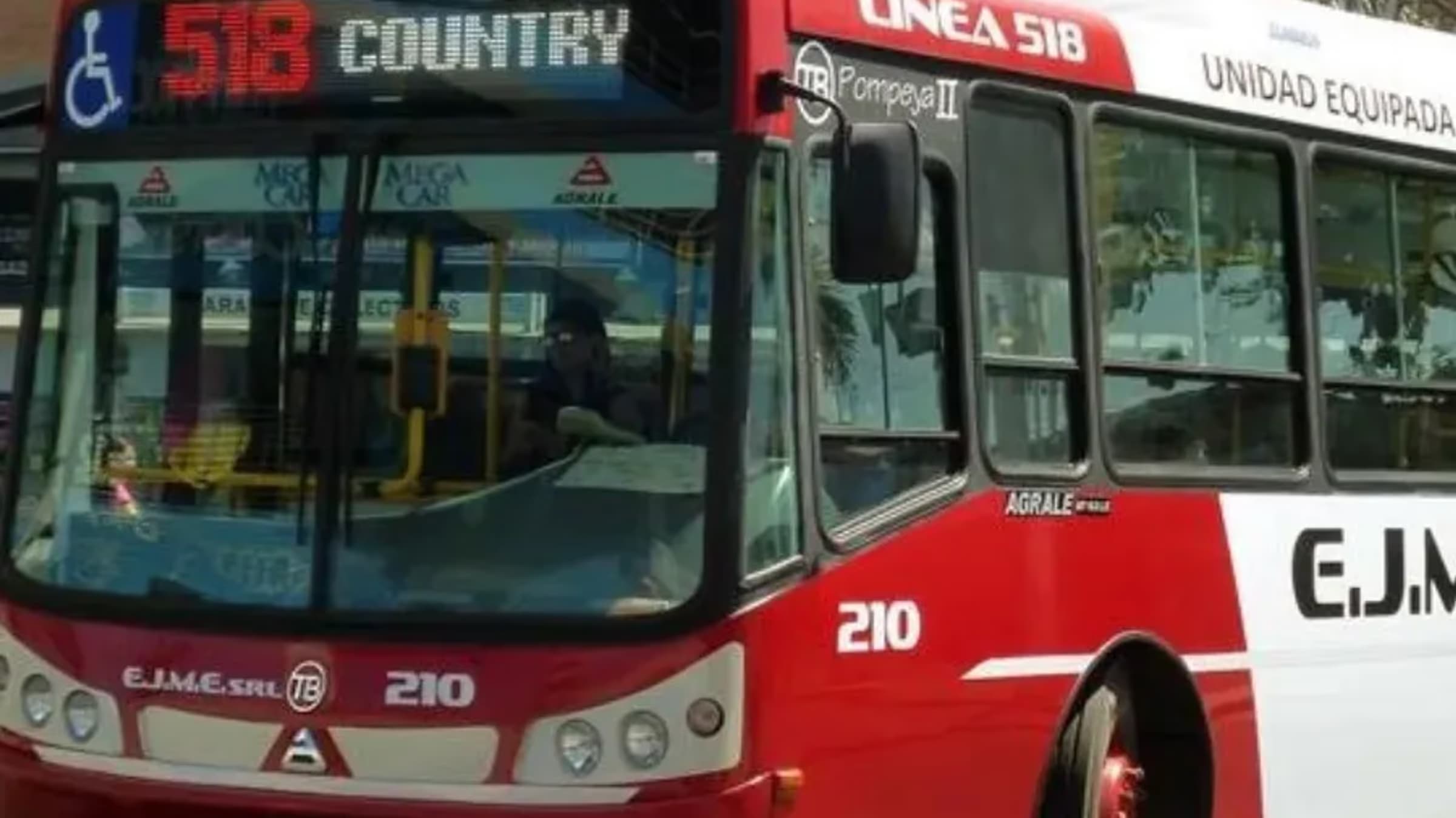 Canning: quejas por falta de colectivos a countries en fin de semana